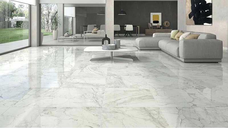 lantai marmer dapat memberikan kesan mewah pada hunian minimalis